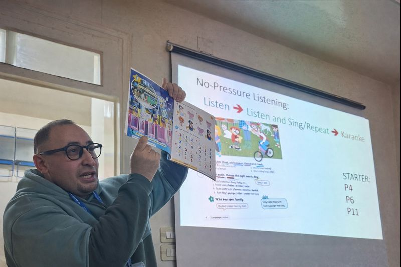 “Mr. Walid presenting a no-pressure Teaching English activity during the January 2026 Teachers’ Space session at Nouresham Book Centre.”